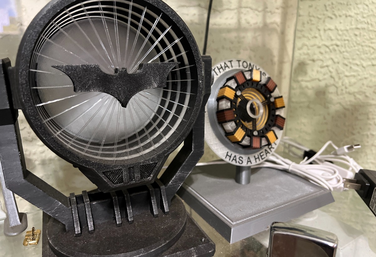 themed desk fan